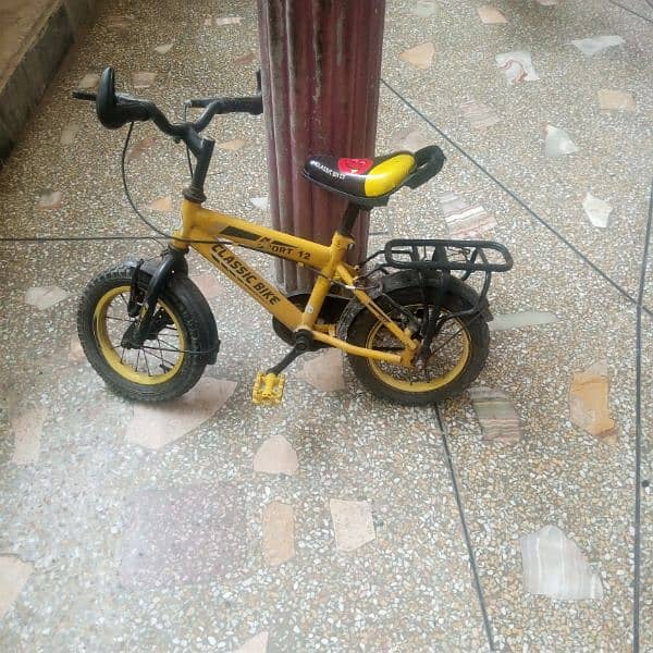 kids bicycle v good condition 0
