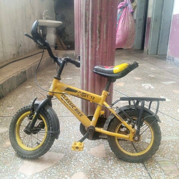 kids bicycle v good condition 1