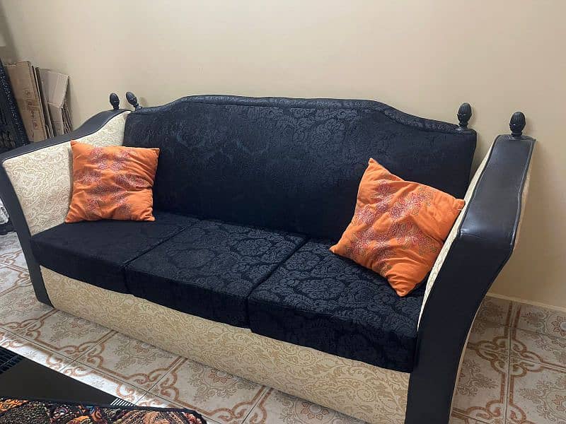 Black and Beige Sofa Set in Great Condition 7 Seater 4