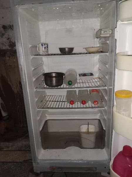 Refrigerator for urgent sale 2