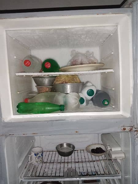 Refrigerator for urgent sale 4