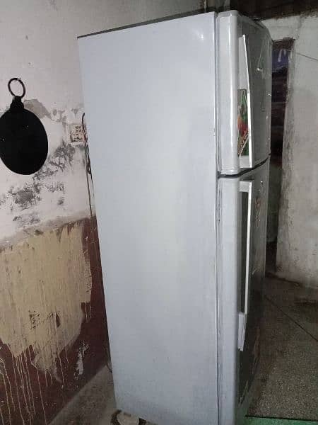 Refrigerator for urgent sale 5