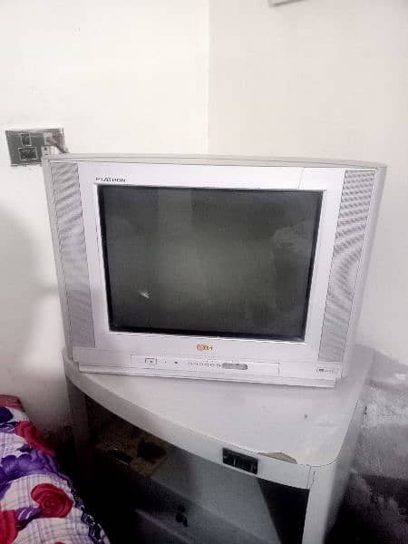 LG21" TV and trolley same colour 0