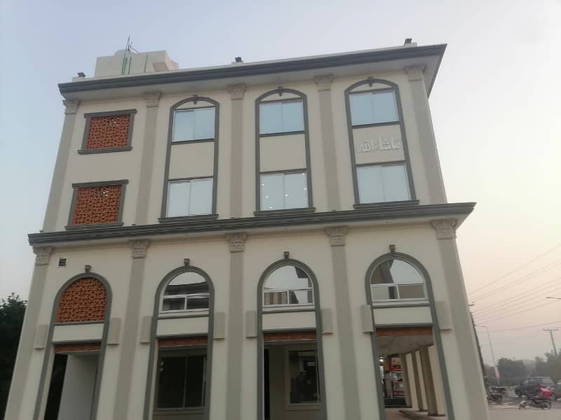 8 MARLA PLAZA AVAILABLE FOR RENT IN VALENCIA TOWN LAHORE 3
