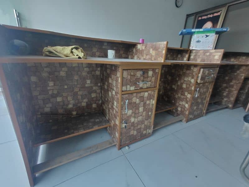 2 Counter And 3 Chairs For sale 3