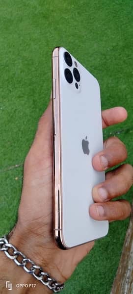 iphone xs max non pta golden 64GB ,back 12pro white sheet battery 80. 1
