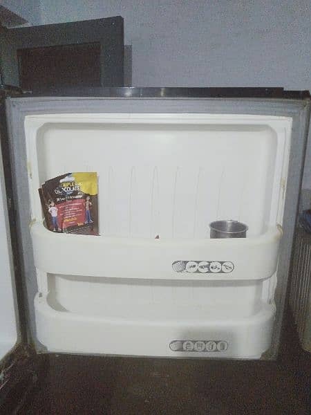 Refrigerator of Orient 4