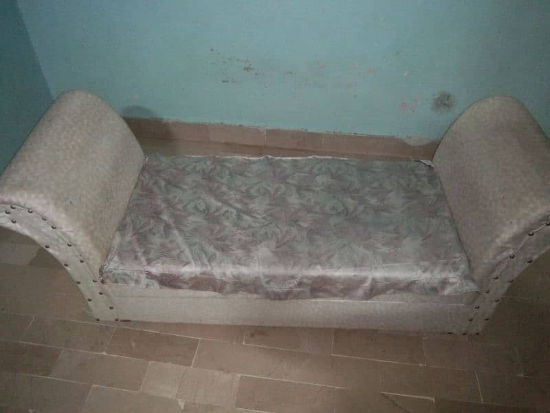 Sofa 2 Seater 0