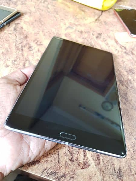 Mediapad M5 4GB/32GB 8.4" screen mint condition 0