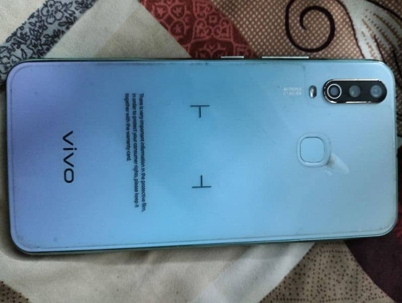 Vivo Y17 1