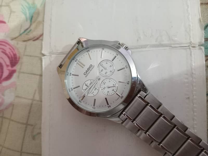 2 wrist watches for sale citizen quartz and casio 4