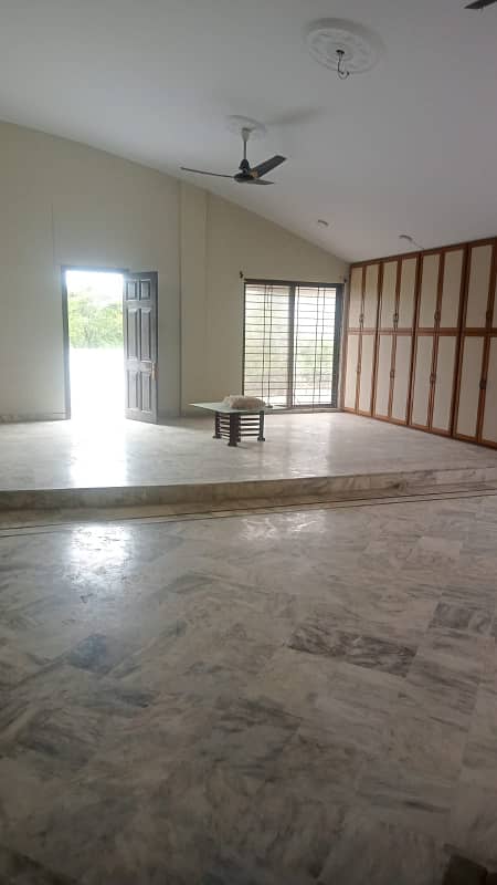 defence 1000 yards bungalow for rent 6