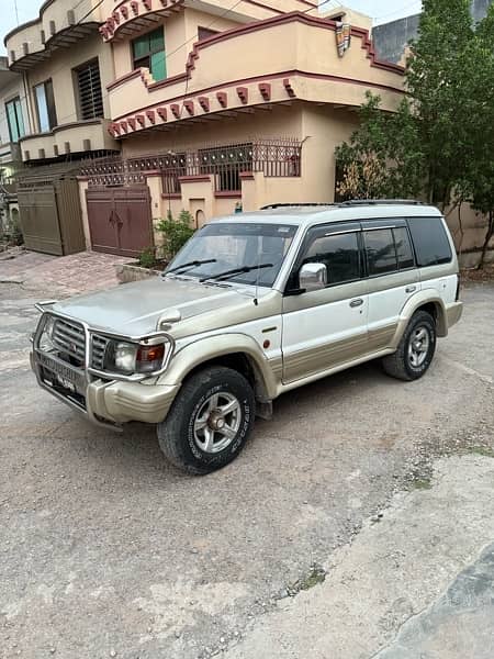 Mitsubishi Pajero 1991 2