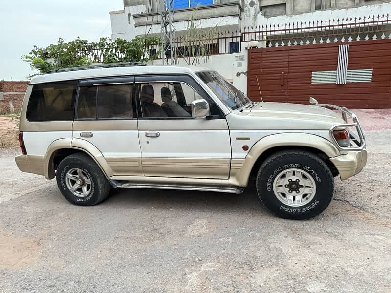 Mitsubishi Pajero 1991 4