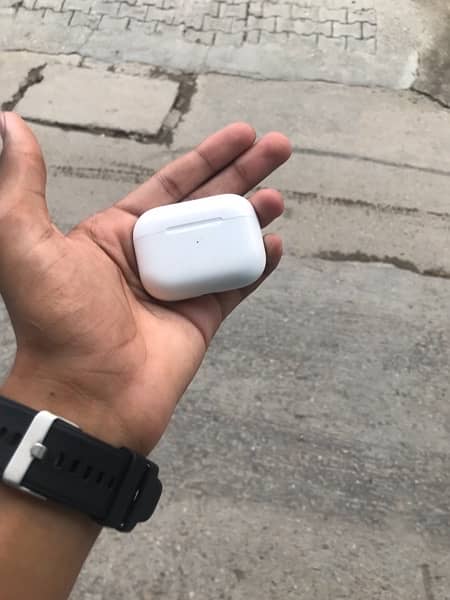 Apple AirPods Pro 0