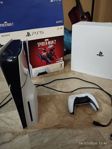 PS 5 SLIM 1 TB 2024 DISC VERSION USA WITH ORIGINAL CONTROLLER 2