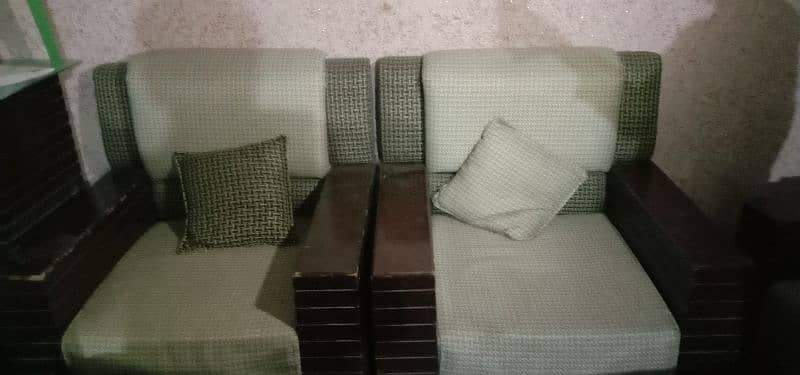Full sofa set with good condition 1