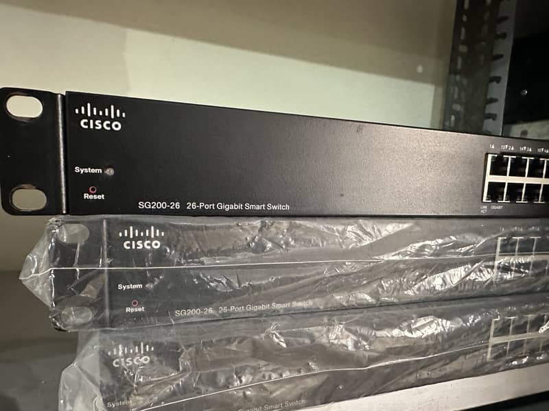 Cisco SG200 linksys switch 1