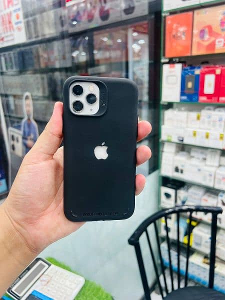 iPhone 11pro water pack 1