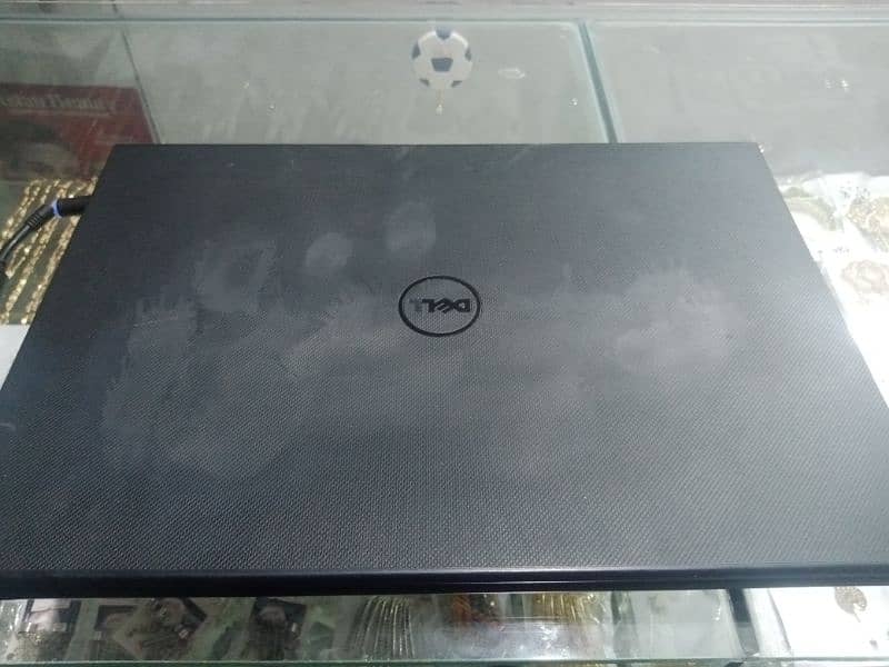 Dell laptop selling for urgent 4