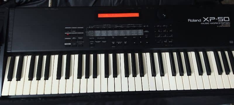 Roland XP 50 Professional Piano Yamaha PSR Keyboard Casio Korg 2