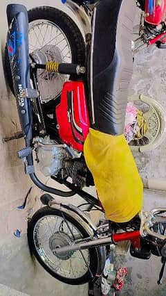 Honda 125 2011 model Good condition smooth drive koi Kam ni hone Wala