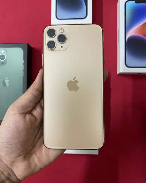 iPhone 11 pro/ pro max available 7