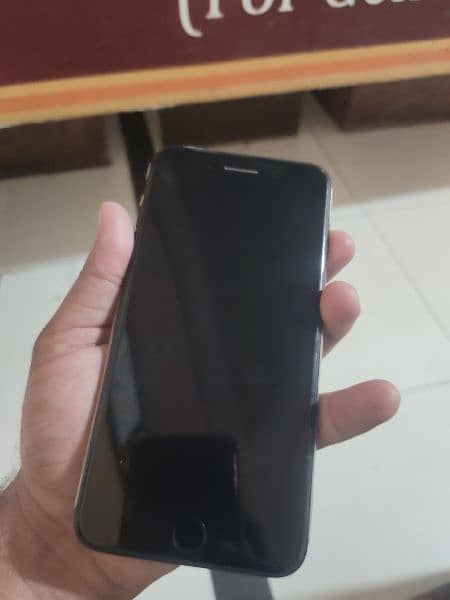 I phone 7 plus 128 gb lush condition bettry health 100% 1