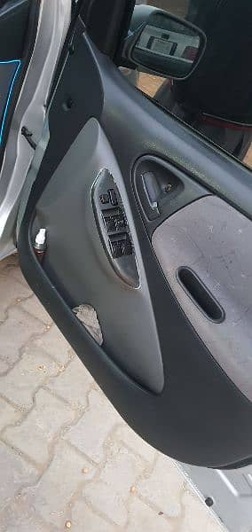 Toyota Vitz 2000 0