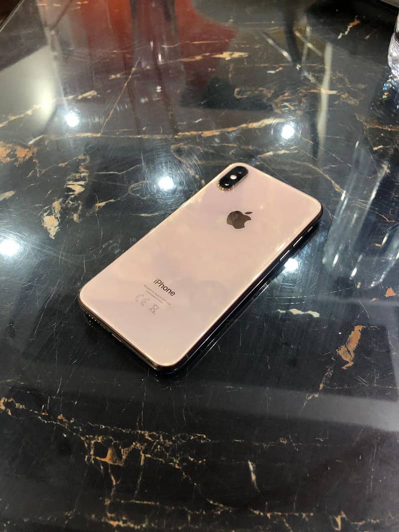 IPhone XS like new 3