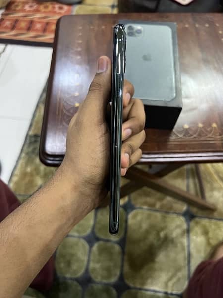 Iphone 11 pro max PTA Approved Green 4