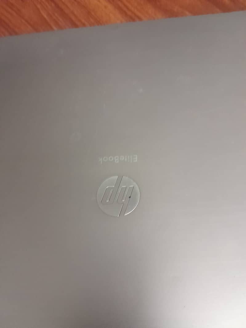 Hp elite book 8440p ,keypad light,Built in light for working in the d 1