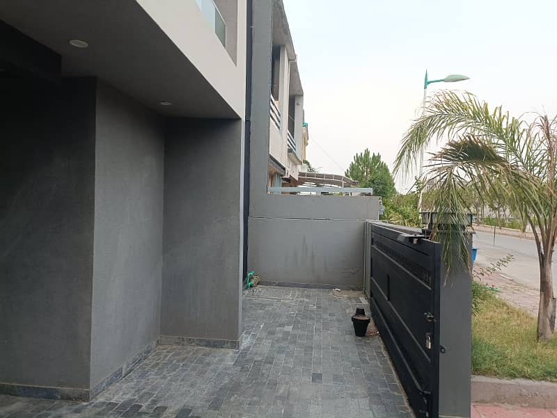 10 Marla House for Rent in Overseas 7 Bahria Town Rawalpindi 11