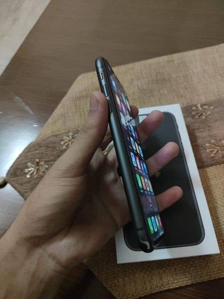 iphone 11 black 64gb Jv | In apple Warrenty 6