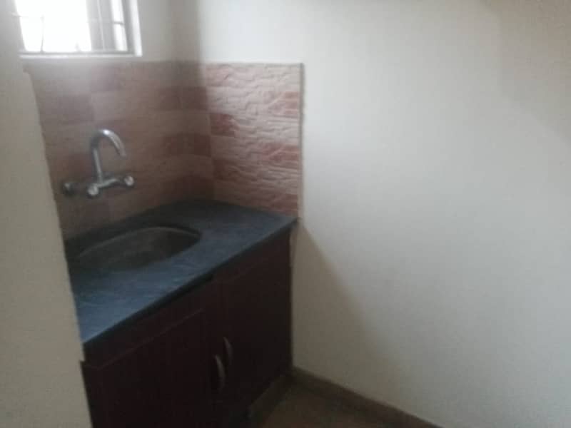 Exclusive. . . 1 Kanal Lower Portion with 3 Bedrooms For Rent in DHA Phase 6 | Book Now 9