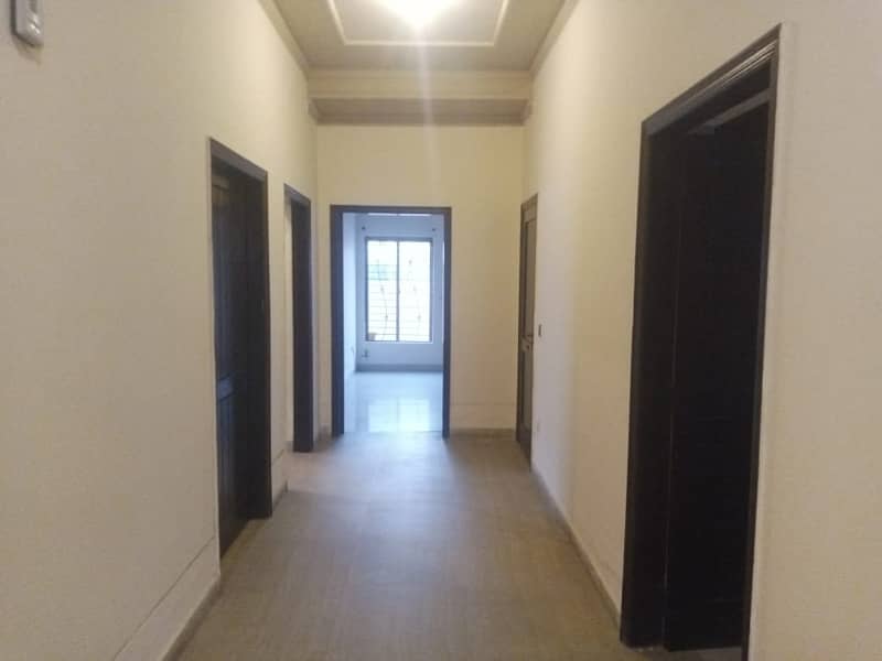 Exclusive. . . 1 Kanal Lower Portion with 3 Bedrooms For Rent in DHA Phase 6 | Book Now 10