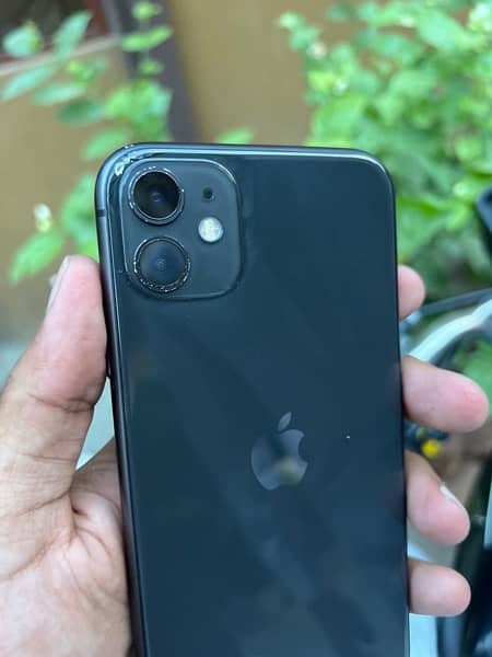 iphone 11 64gb factory waterpack 86%battery urgent sale 1