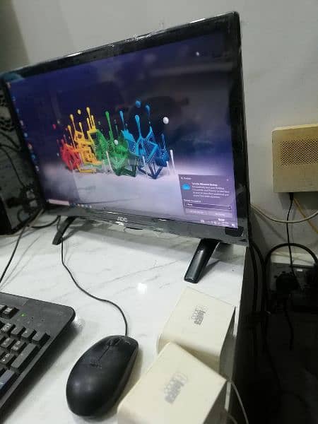 AOC 22" LED Monitor with FHD Display in A+ Condition Fresh UAE Import 3