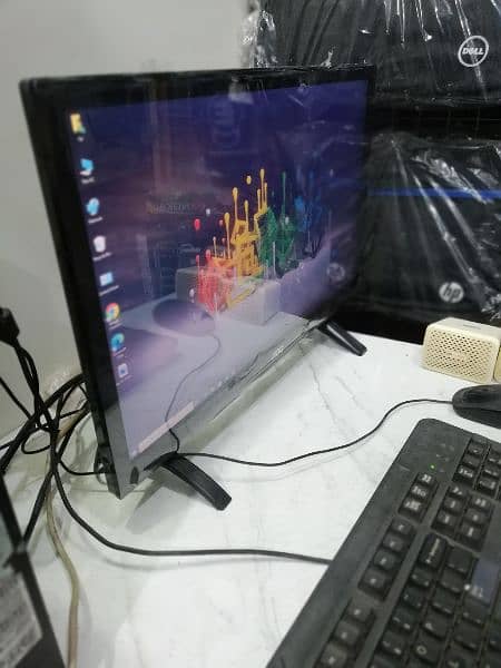 AOC 22" LED Monitor with FHD Display in A+ Condition Fresh UAE Import 4