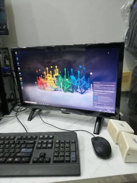 AOC 22" LED Monitor with FHD Display in A+ Condition Fresh UAE Import 7