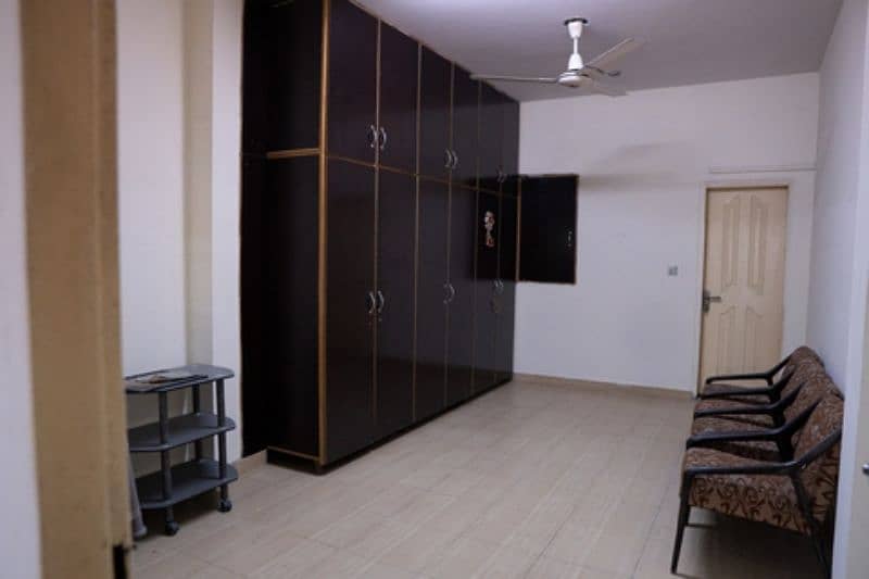 Double Portion House For Rent in Samanabad Main Market 6