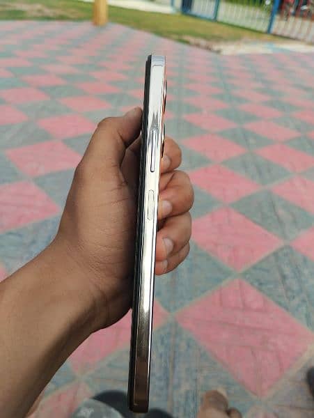 infinix note 30 8/256GB(3 month used) 6