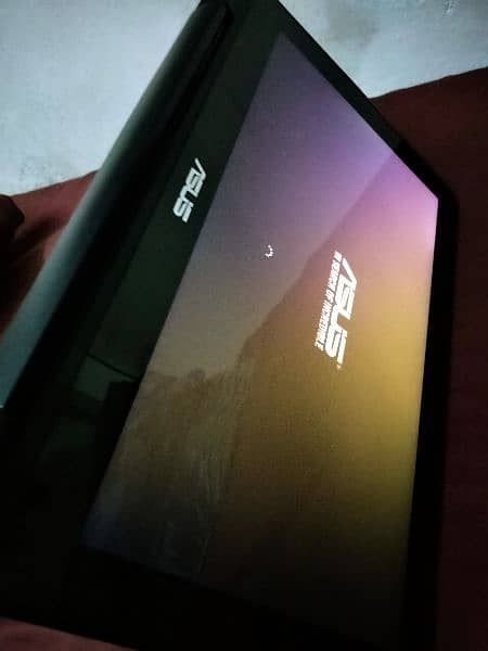 ASUS Touch Screen Slim Laptop 10/10 Condition 8