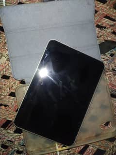 iPad Mini 6 64gb 10/10 condition with original box. price final ha