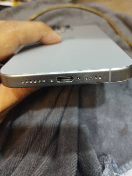 iphone 15 pro max AA model 256gb silver 1