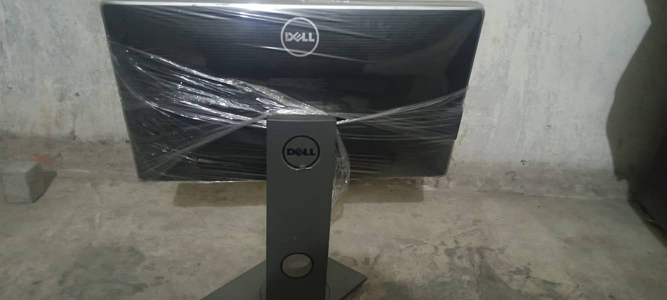 Dell 24 in LCD (1080P gaming) 3