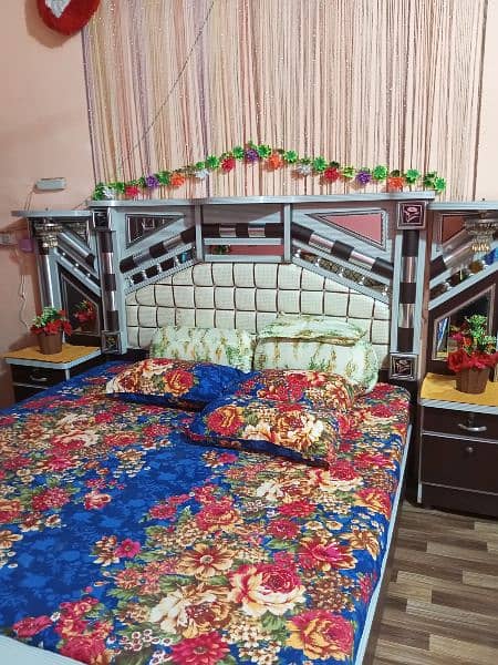 I am selling my use bedroom set 3