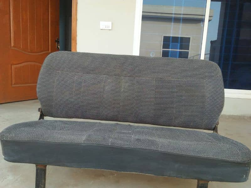 i am selling sofa seat in bolan 1