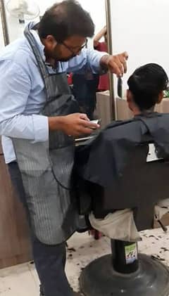 Want to learn Men's Hair Cuttingکٹنگ خط اور شیو کا کام سیکھناچاہتے ہیں