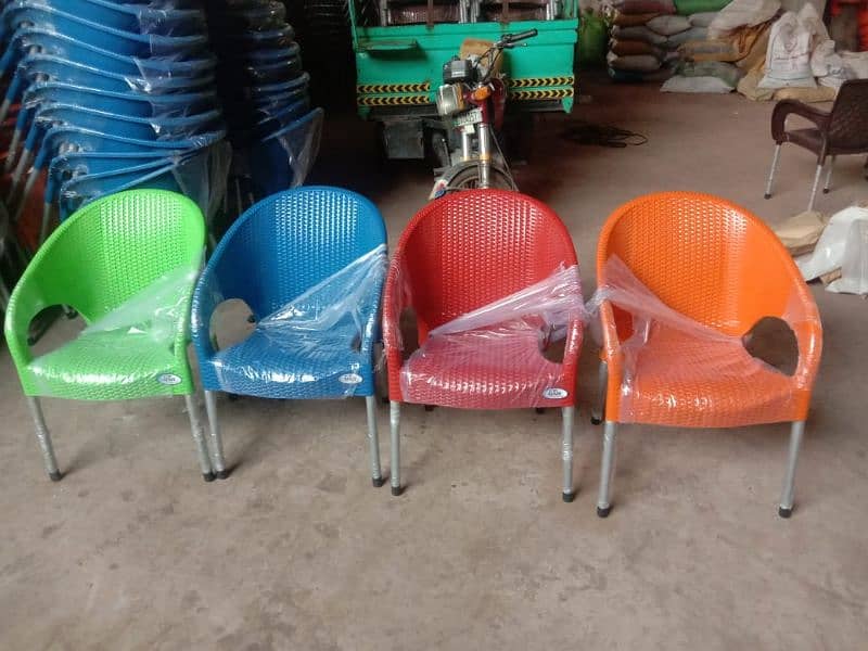 Q. zone plastic chairs and tibal 6